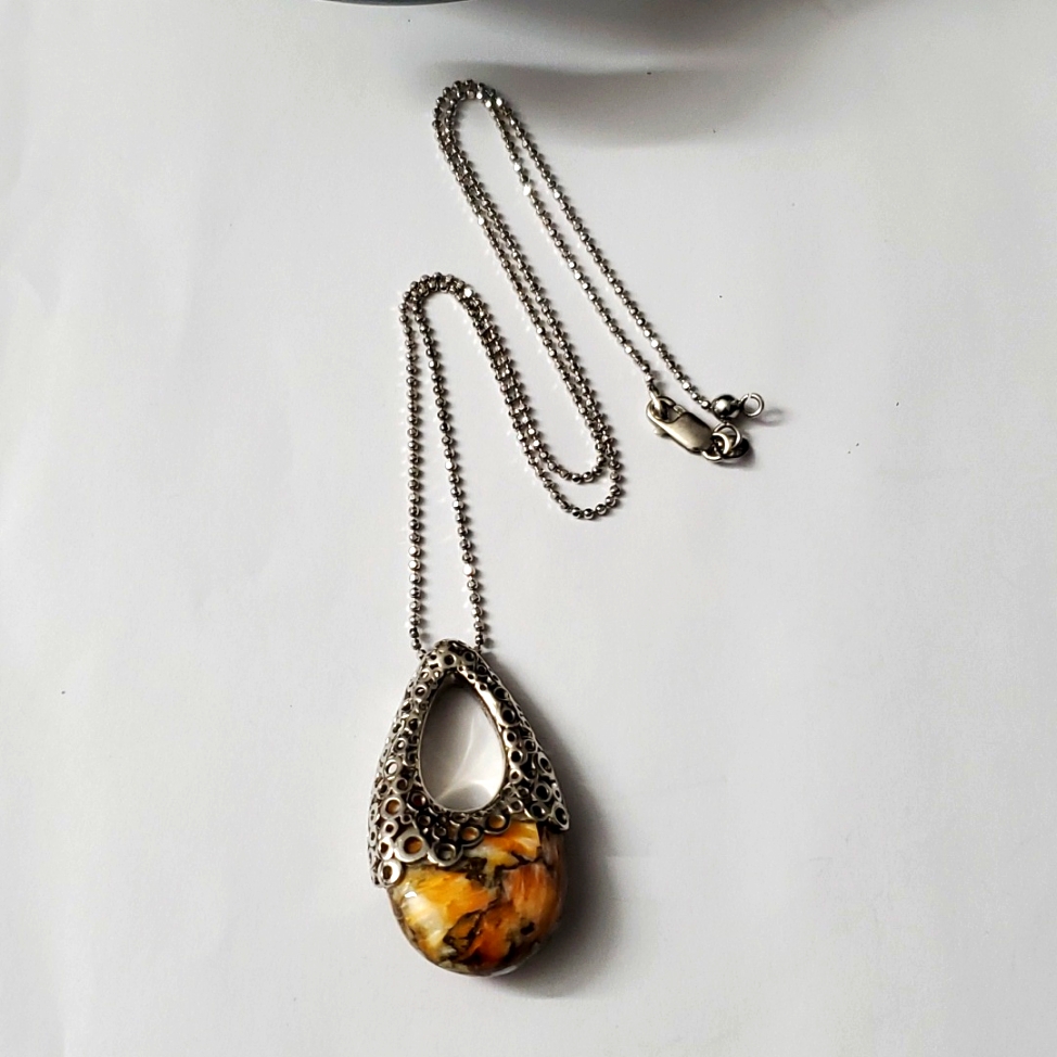 Sterling Silver 925 Spiny Oyster Beehive Setting Pendant Necklace